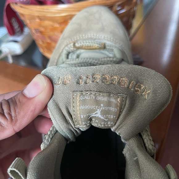 Woman’s Air Jordan 11 Neutral Olive Shoes - Picture 6 of 7